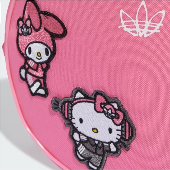 🎀 Hello Kitty Round Crossbody Bag - Picture 3 of 3